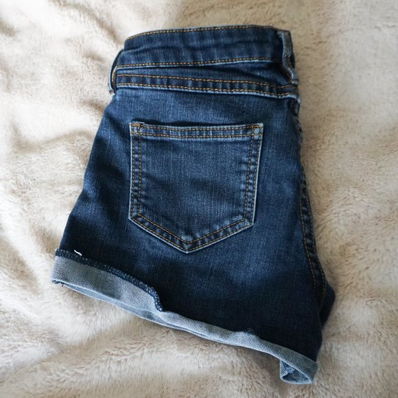 Low-rise denim shorts - Picture 2 of 2